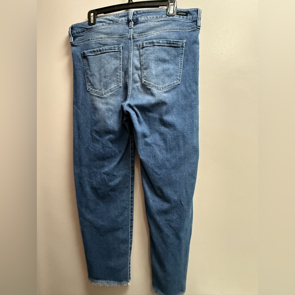 2/$29 on $20 Jeans. EUC Liverpool Light Blue Cropped Straight Leg Jeans w/Zips - Picture 2 of 7